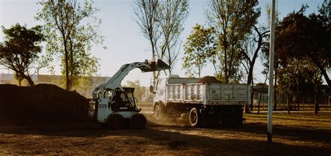 how much does a skid steer operator make an hour|bobcat job cost per hour.